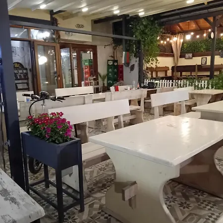 Oasis Konukevi