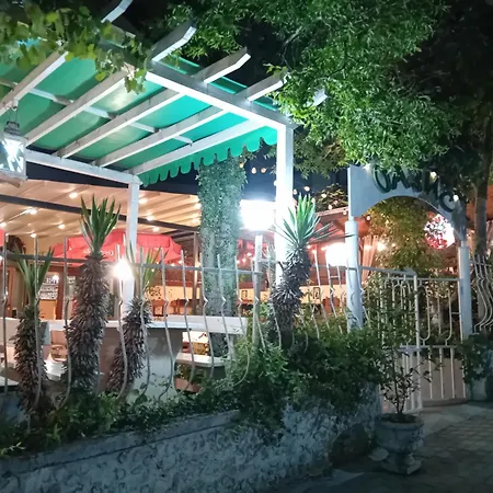 Konukevi Oasis 2*