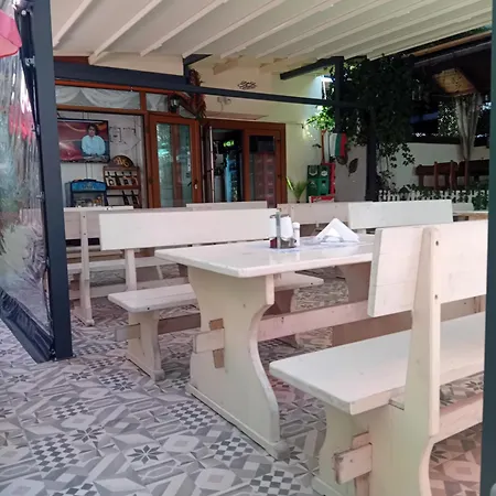 Oasis Naousa