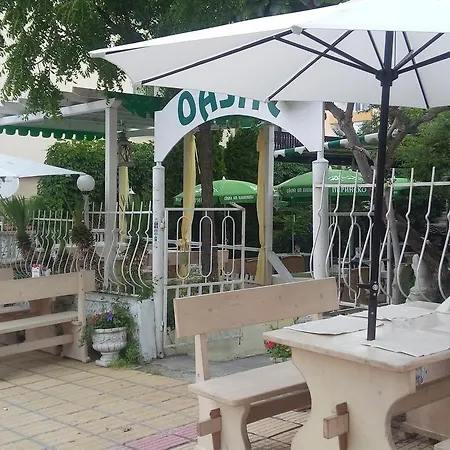 Konukevi Oasis Naousa