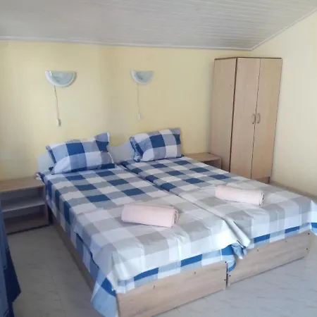 Oasis Konukevi 2*