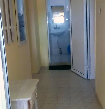 Casa de hóspedes Oasis 2*